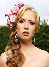 свадебные прически с цветами фото свадебные прически с цветами фото