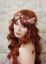 свадебные прически с цветами фото свадебные прически с цветами фото