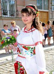 платья в украинском стиле  фото  платья в украинском стиле  фото
