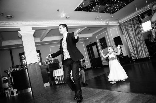 Как выбрать опытного ведущего на свадьбу? Как выбрать опытного ведущего на свадьбу?