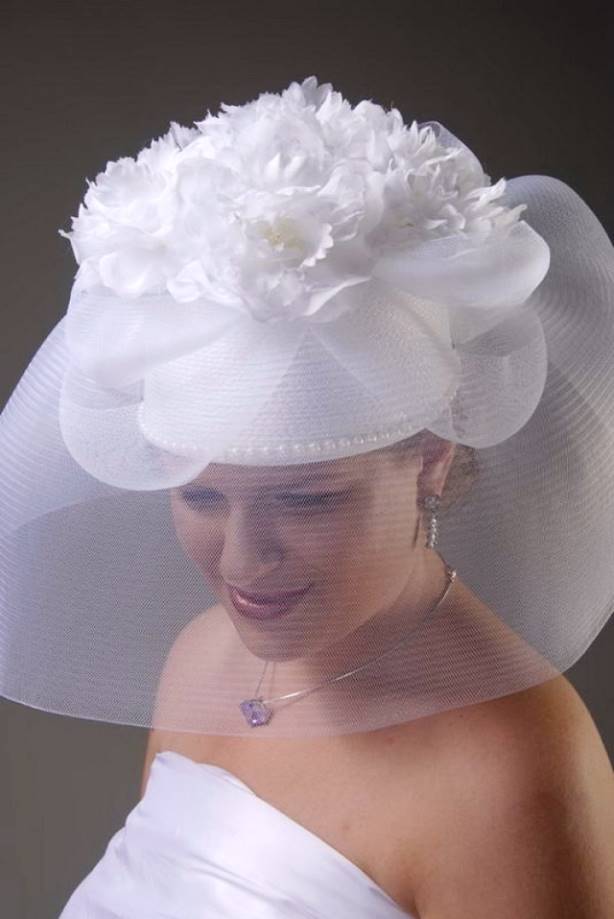 Выбираем свадебные шляпки Выбираем свадебные шляпки
