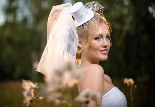 Выбираем свадебные шляпки Выбираем свадебные шляпки