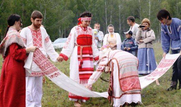 Свадебные обряды и традиции на Украине в 2015 году Свадебные обряды и традиции на Украине в 2015 году